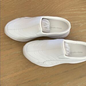 Easy Spirit Tourguide Clog/Sneaker, White, Size 7.5 Wide Width, NWT